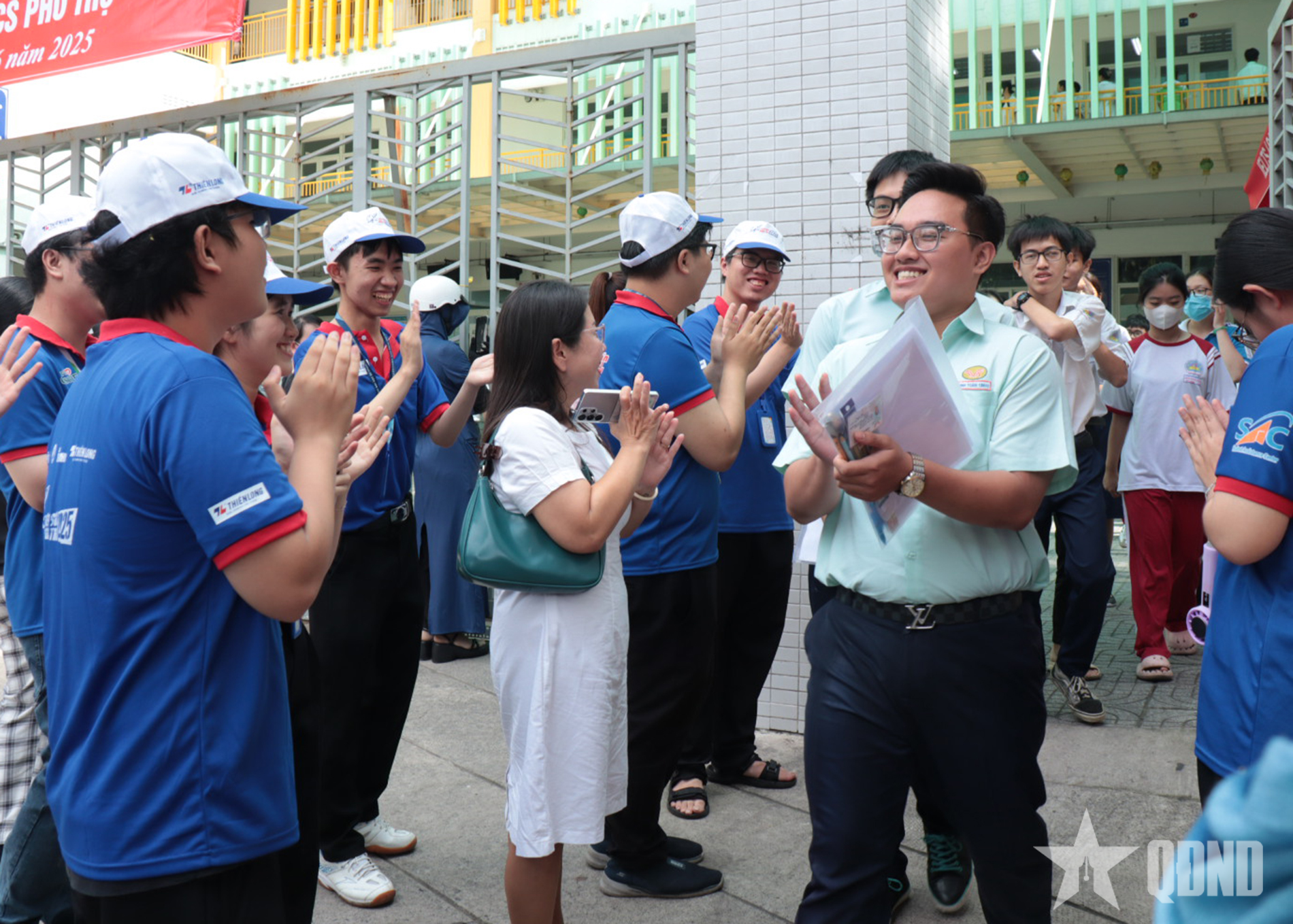 TP Hồ Chí Minh: Nét đẹp tình nguyện viên tiếp sức mùa thi 
